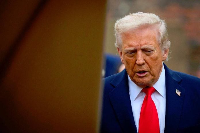 Trump applauds Kimmel suspension and threatens broadcaster licenses