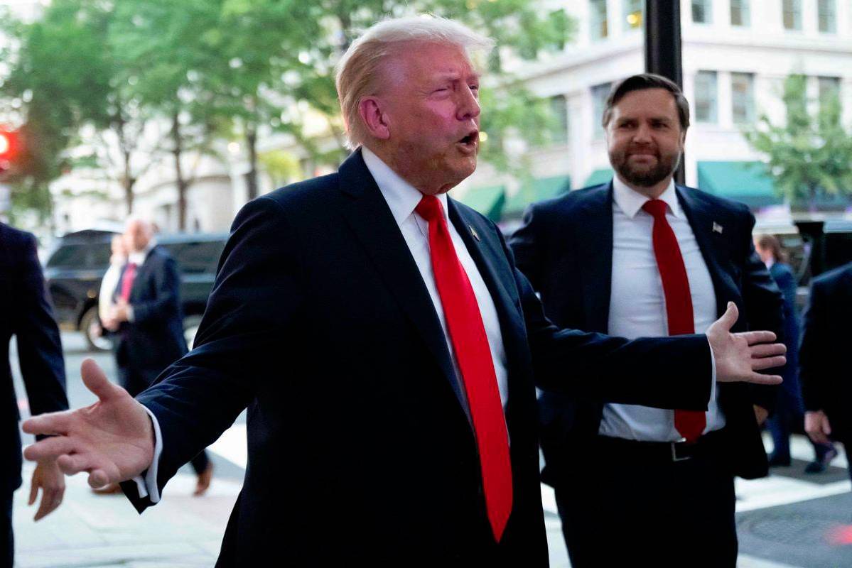 Trump denies signing Epstein letter, calls it a hoax by Democrats Trump denies signing Epstein letter, calls it a hoax by Democrats