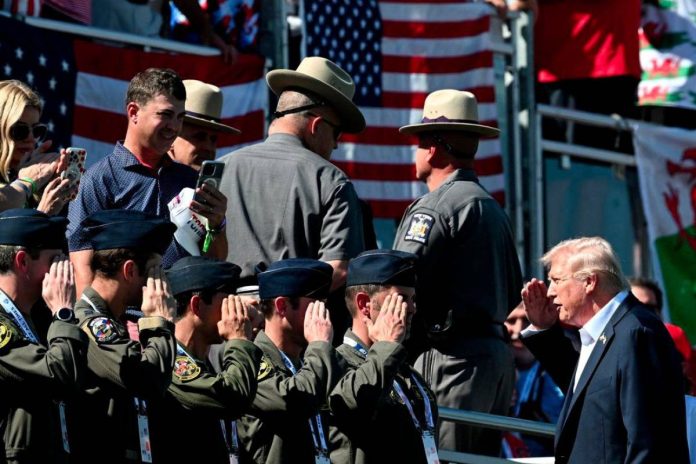 Trump signs order ensuring US military pay during government shutdown