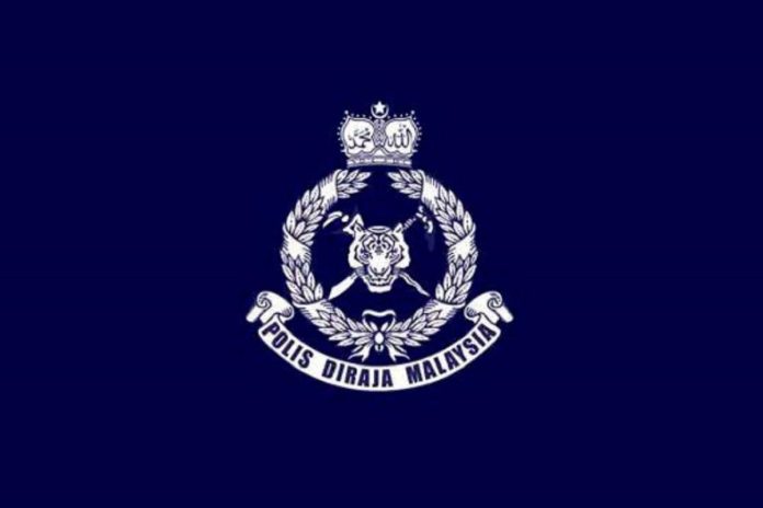 Two die, five nearly drown in family outing at Pantai Penunjuk Two die, five nearly drown in family outing at Pantai Penunjuk