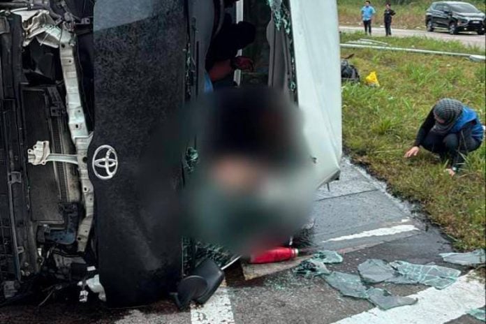 Two killed and nine injured in crash on Pan Borneo Highway