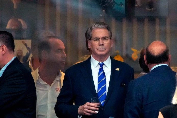 US and EU to increase pressure on Russia with new sanctions