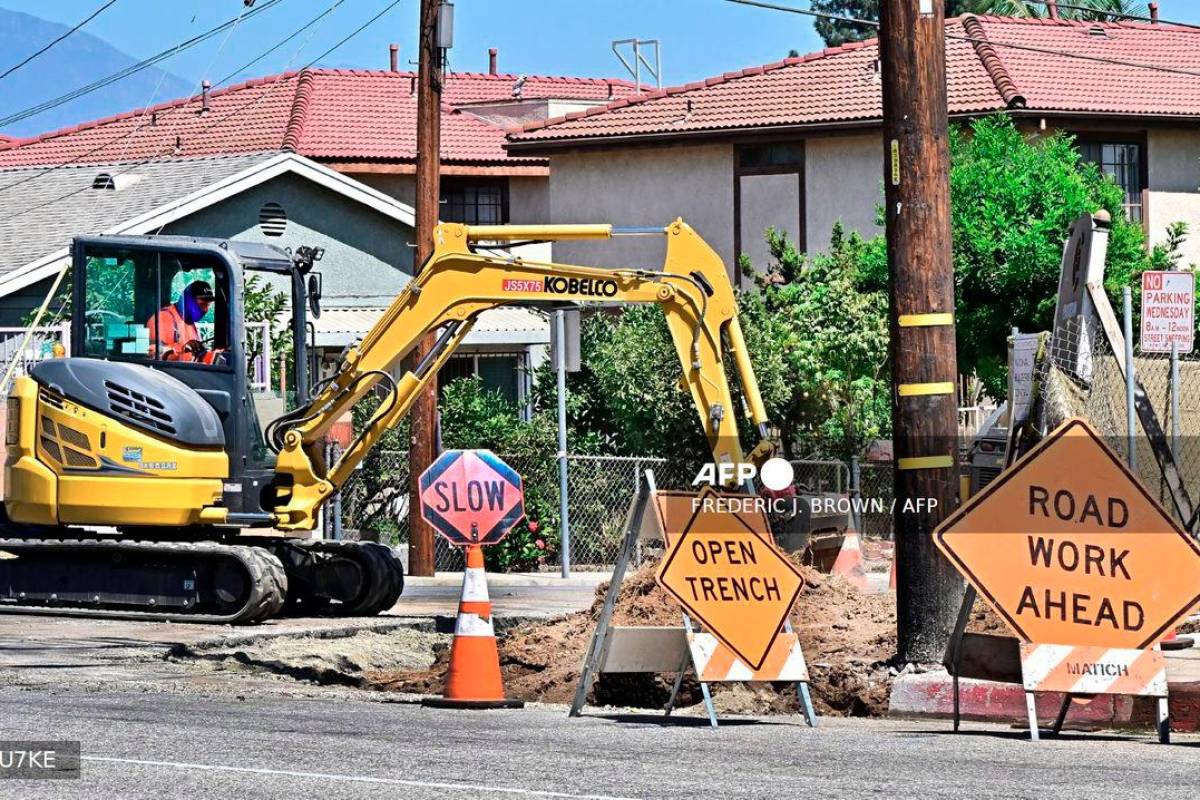 US jobs data fuels rate cut hopes but stocks fall on economic fears