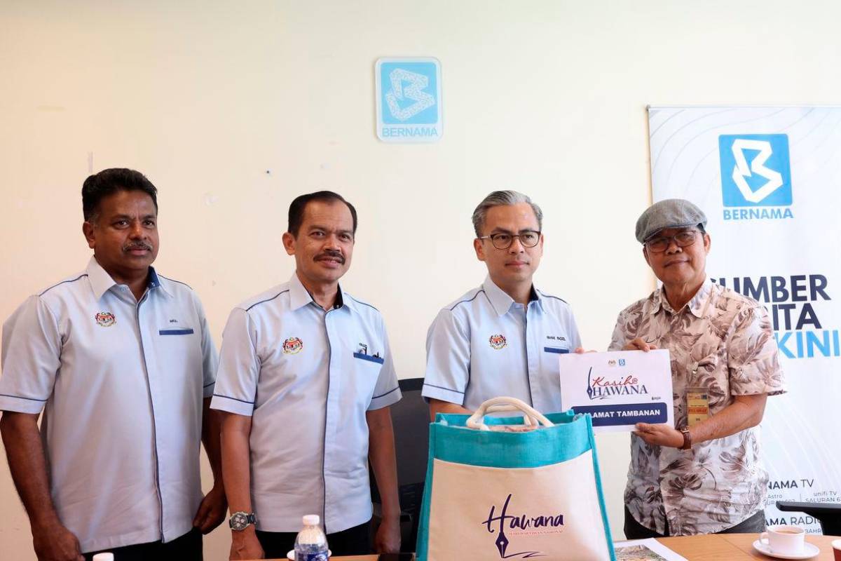 Veteran journalist receives aid from Kasih@HAWANA Fund after Sabah landslide Veteran journalist receives aid from Kasih@HAWANA Fund after Sabah landslide