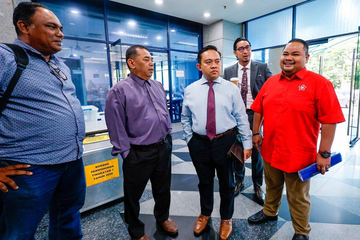 Wan Saiful, four division leaders sacked Wan Saiful, four division leaders sacked