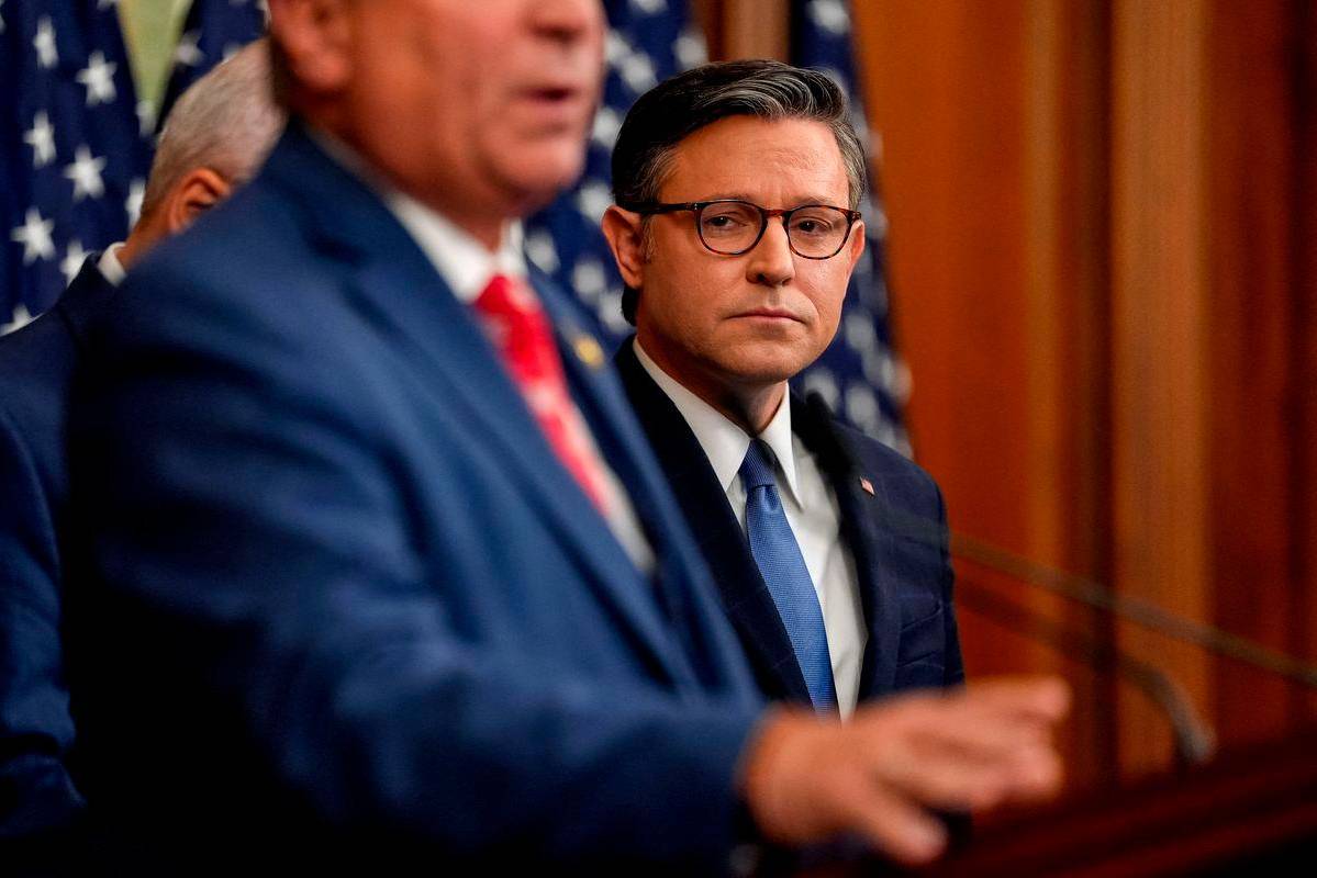 White House begins substantial shutdown layoffs amid budget standoff