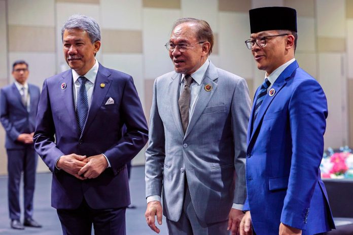 Anwar meets ASEAN foreign ministers ahead of 58th AMM in KL