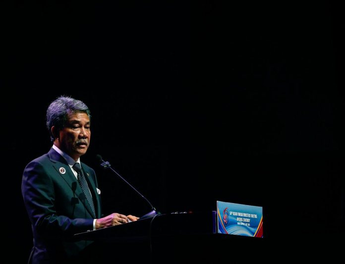 ASEAN ministries urged to boost regional trade and investment