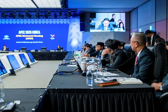 Malaysia urges APEC to modernise trade rules for digital growth