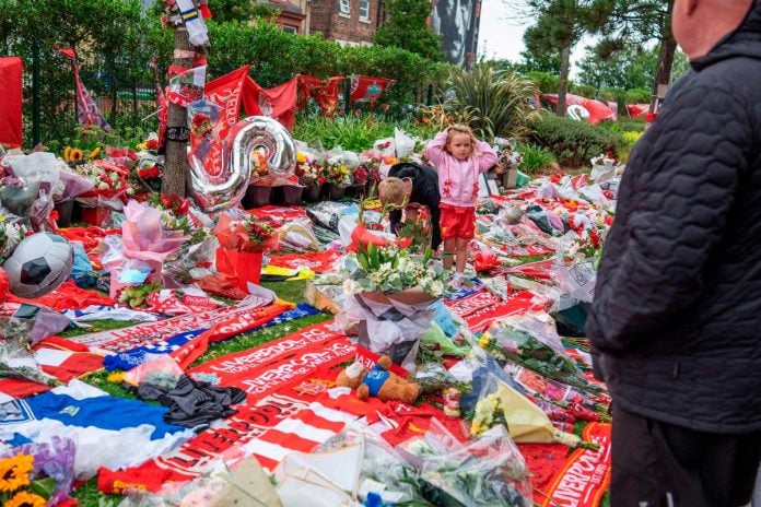 Dozens pay tribute to Liverpool star Diogo Jota in Portugal