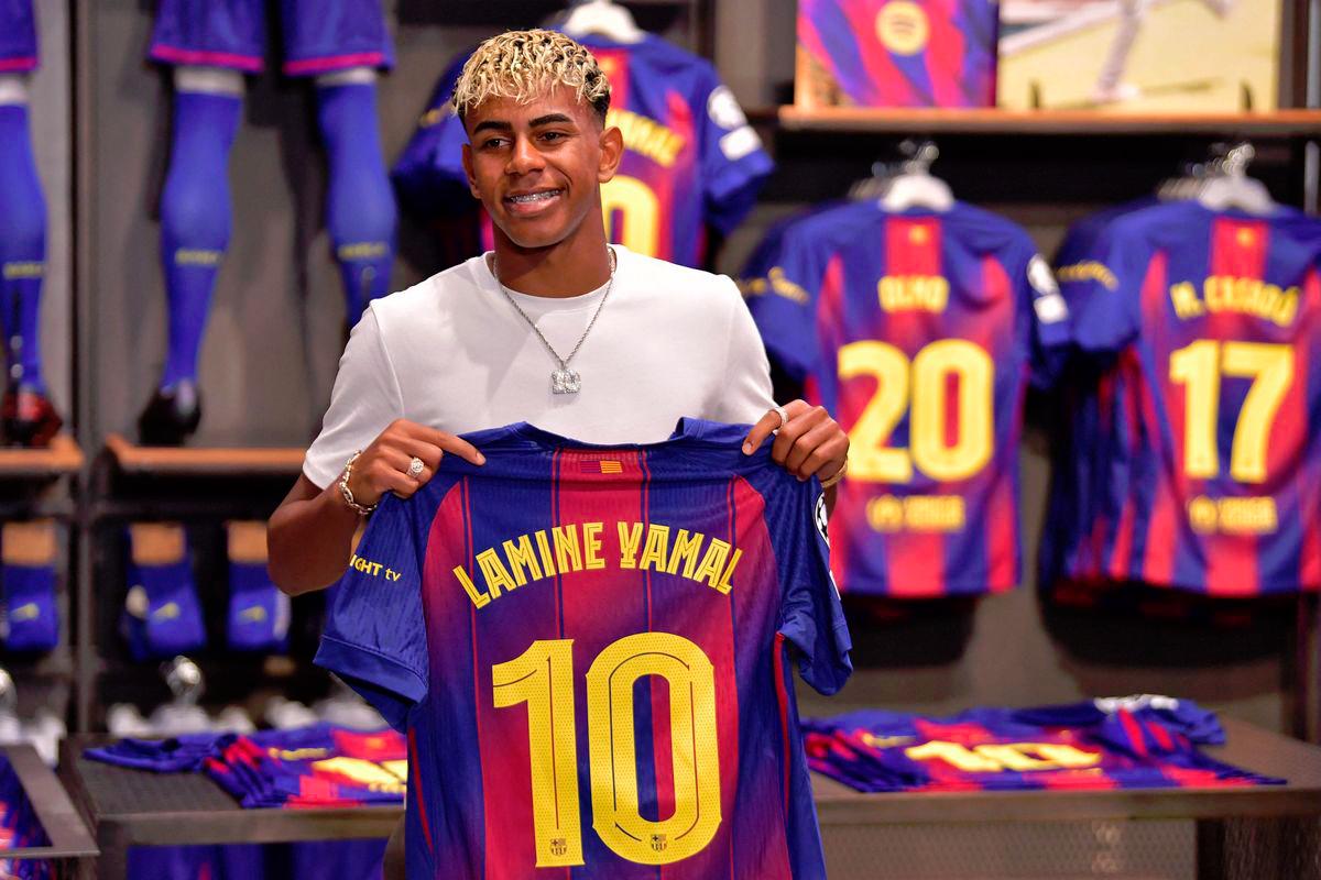 Lamine Yamal inherits Barcelona’s iconic number 10 shirt
