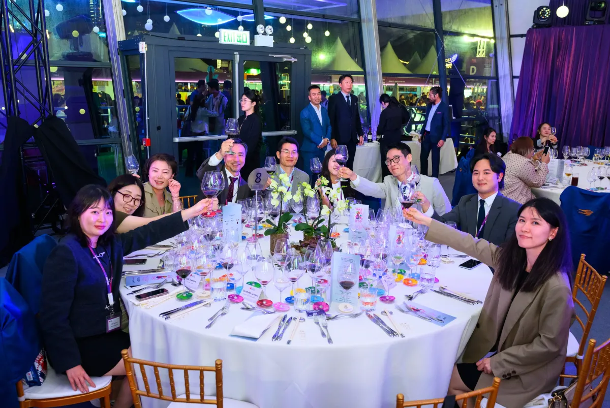 Hong kong tourism board remixes business events with world-class gastronomy at wine & dine festival Guests enjoy an exquisite cantonese dinner.