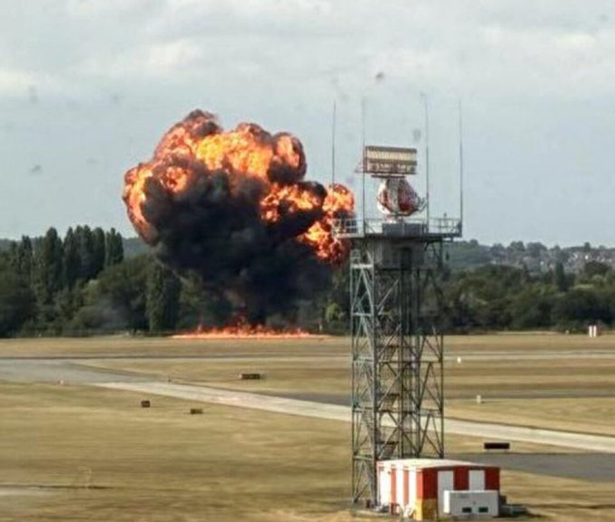 Small plane crashes at London Southend Airport, emergency response ongoing