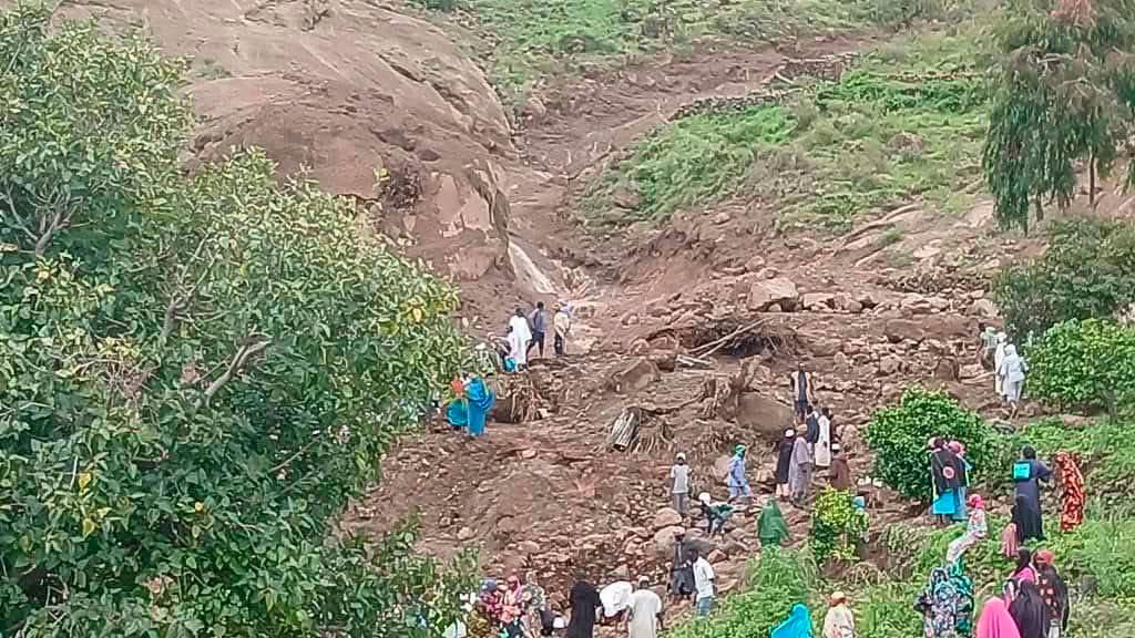 Sudan landslide kills over 1,000 in Darfur with one survivor Sudan landslide kills over 1,000 in Darfur with one survivor