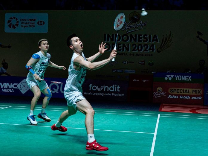 Aaron-Wooi Yik, Pearly-Thinaah storm into China Open semis