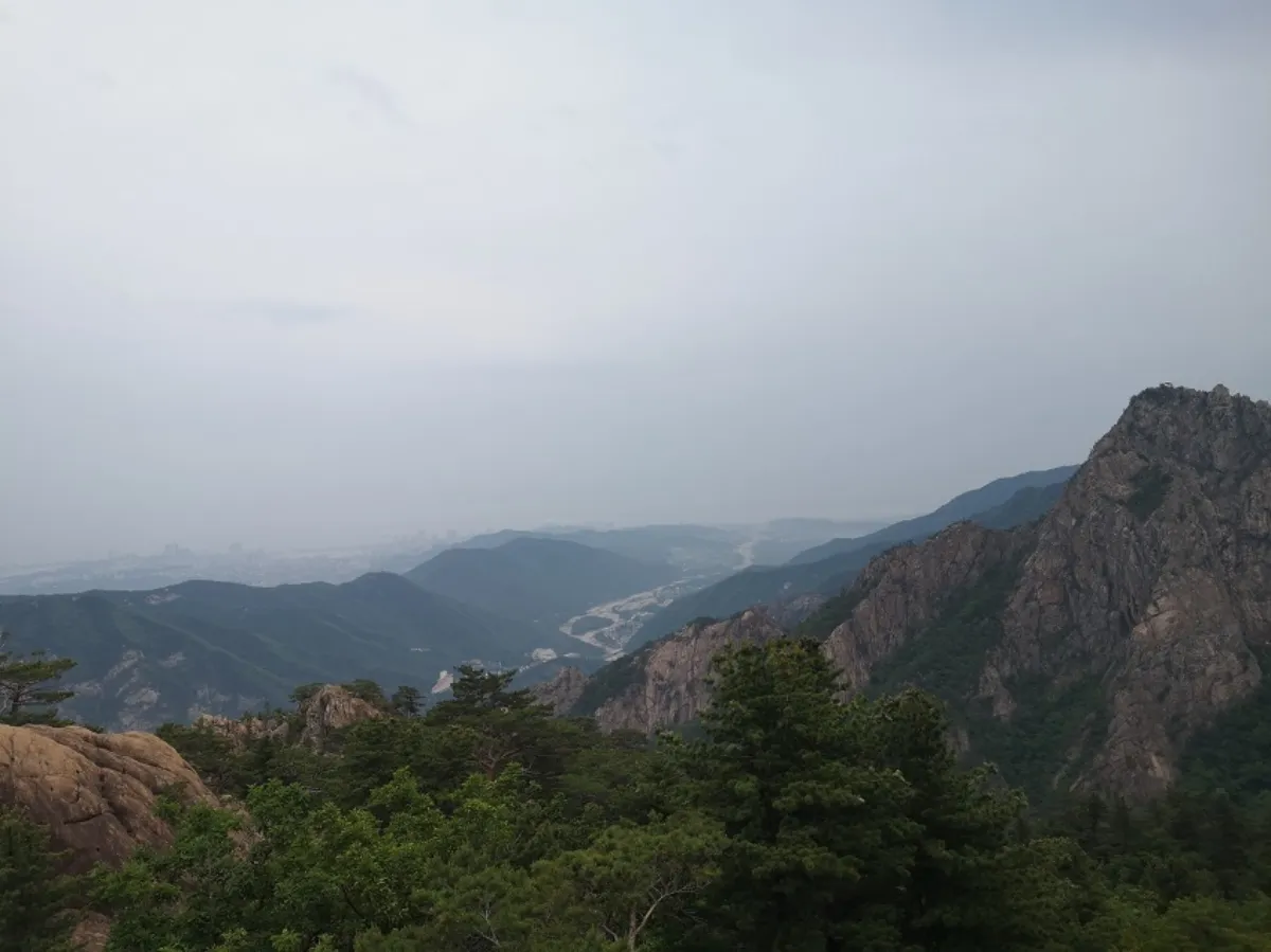 Seoraksan mountain is renowned for its natural splendours and breathtaking views.