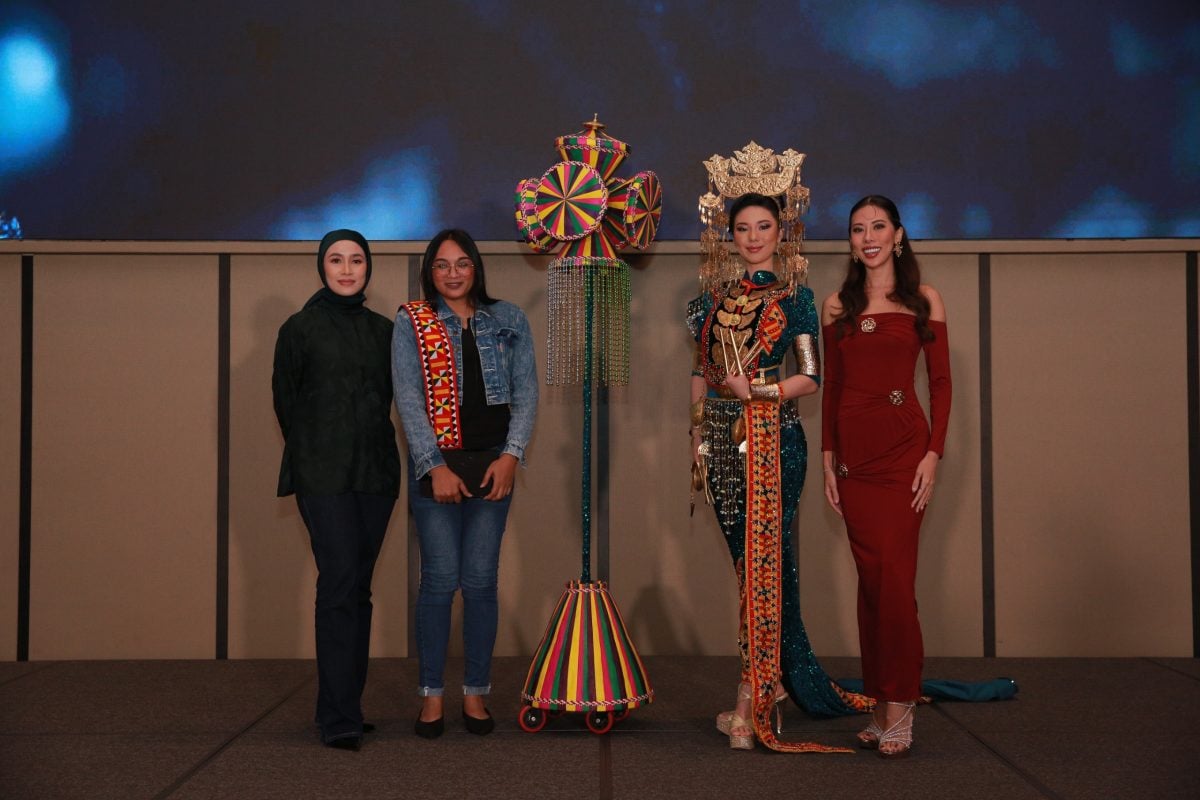 Miss universe malaysia unveils bajau-inspired national costume Miss universe malaysia unveils bajau-inspired national costume