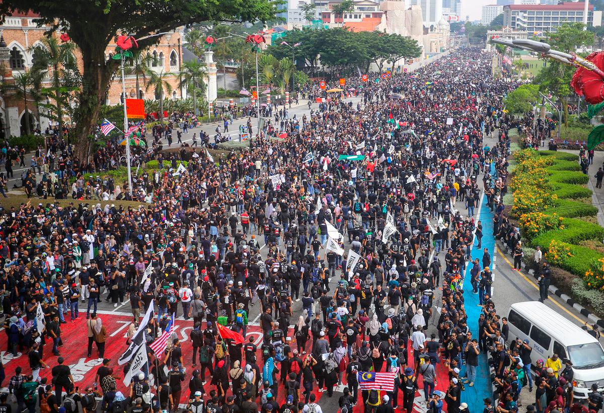 Woman hospitalised after breathing difficulties during KL rally