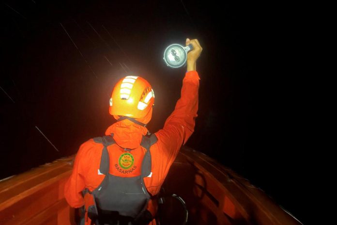 Most missing persons rescued after boat capsizes off Sumatra