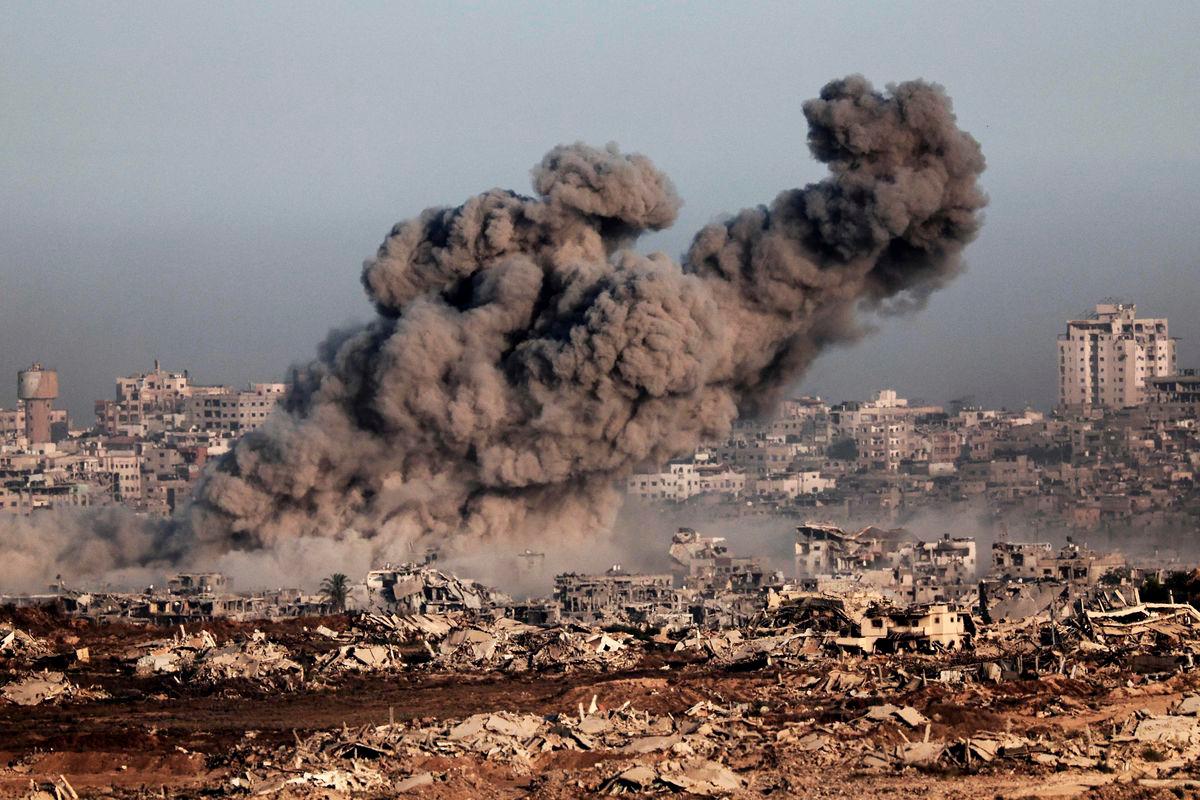 Pelajar Gaza duduk peperiksaan di tengah serangan Israel