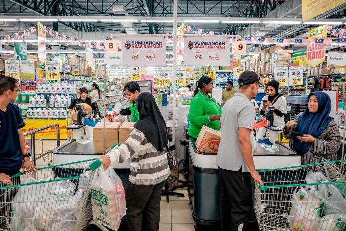 Empat lelaki maut kereta terbabas rempuh pokok di SKVE