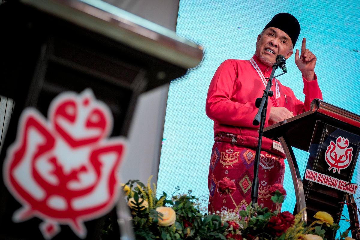 Ahmad Zahid warns Umno members against ‘crabs in a bucket’ mentality Ahmad Zahid warns Umno members against ‘crabs in a bucket’ mentality