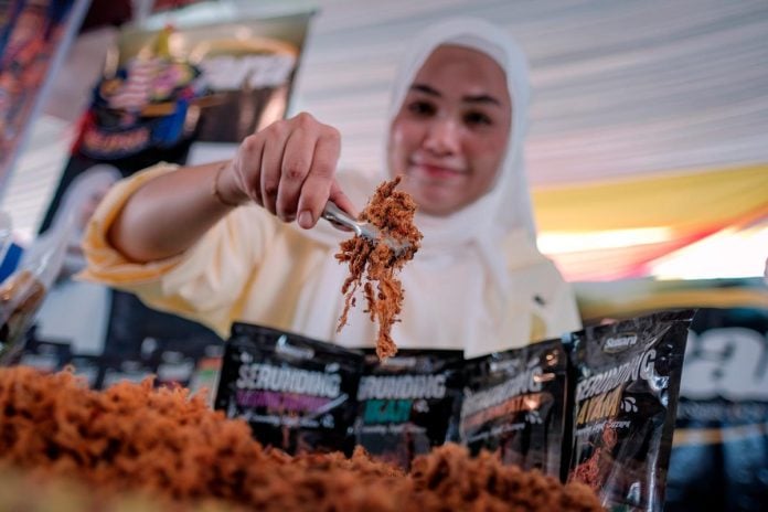 Jualan Rahmah MADANI tarik ramai pengunjung di Muar Jualan Rahmah MADANI tarik ramai pengunjung di Muar