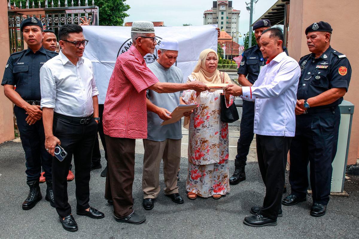 Family of Wan Ahmad Faris seeks justice with memorandum to Kelantan government