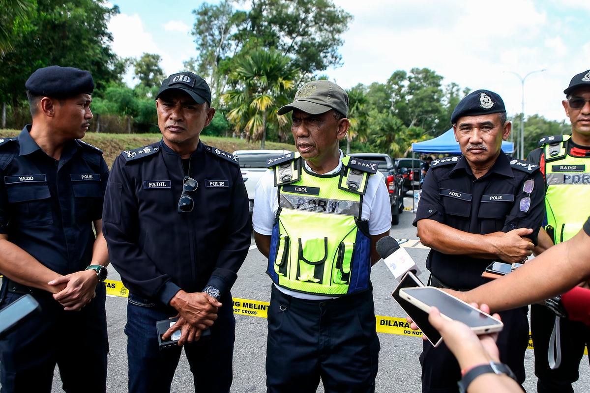 Two criminals killed in police shoot-out at Jitra expressway Two criminals killed in police shoot-out at Jitra expressway
