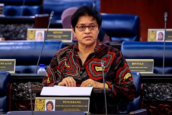 Azalina urges UMNO to enhance digital skills for GE15 Azalina urges UMNO to enhance digital skills for GE15
