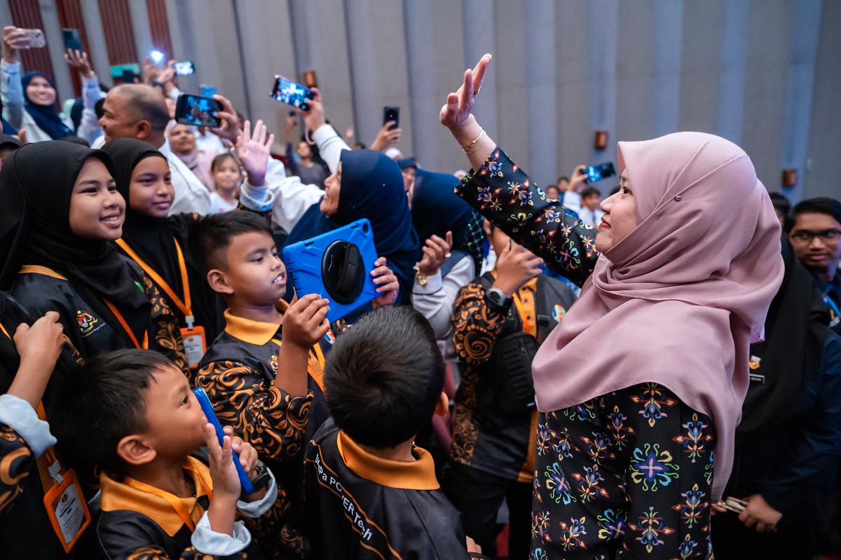 Teachers remain key for verifying AI-generated info in classrooms says Fadhlina Teachers remain key for verifying AI-generated info in classrooms says Fadhlina