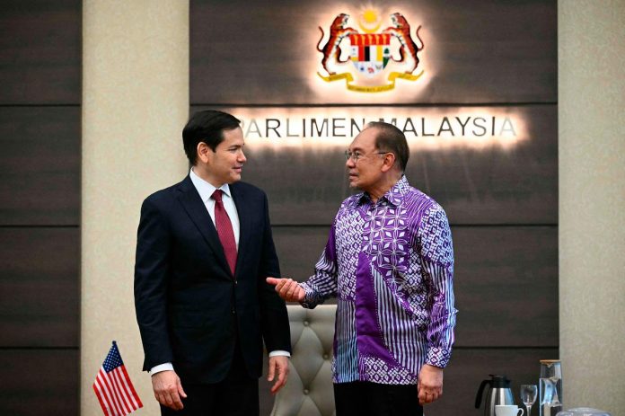 Anwar jemput Trump hadiri sidang kemuncak ASEAN-AS di Kuala Lumpur