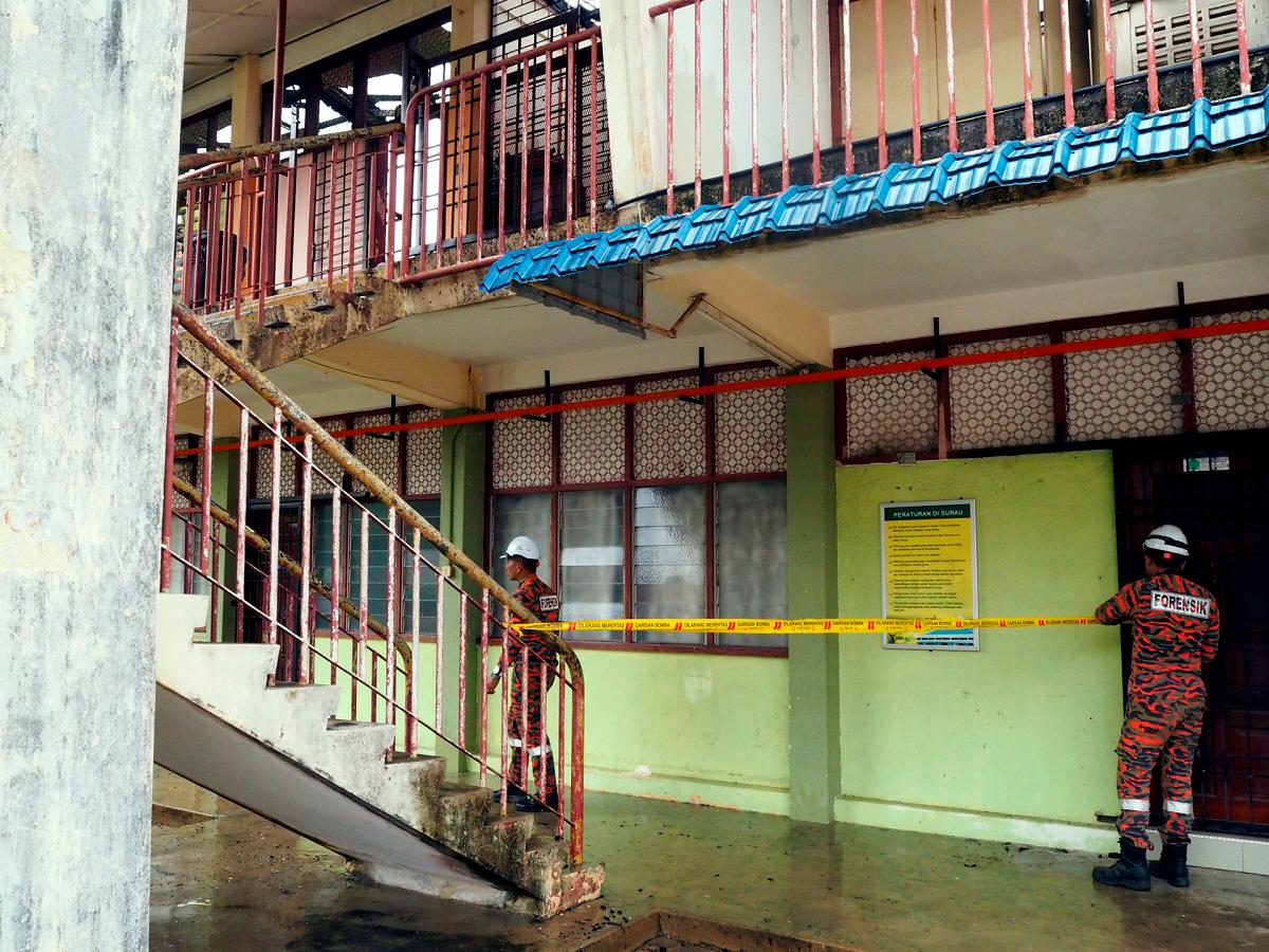 First floor of Merlimau’s SMK Dang Anum building destroyed in fire First floor of Merlimau’s SMK Dang Anum building destroyed in fire