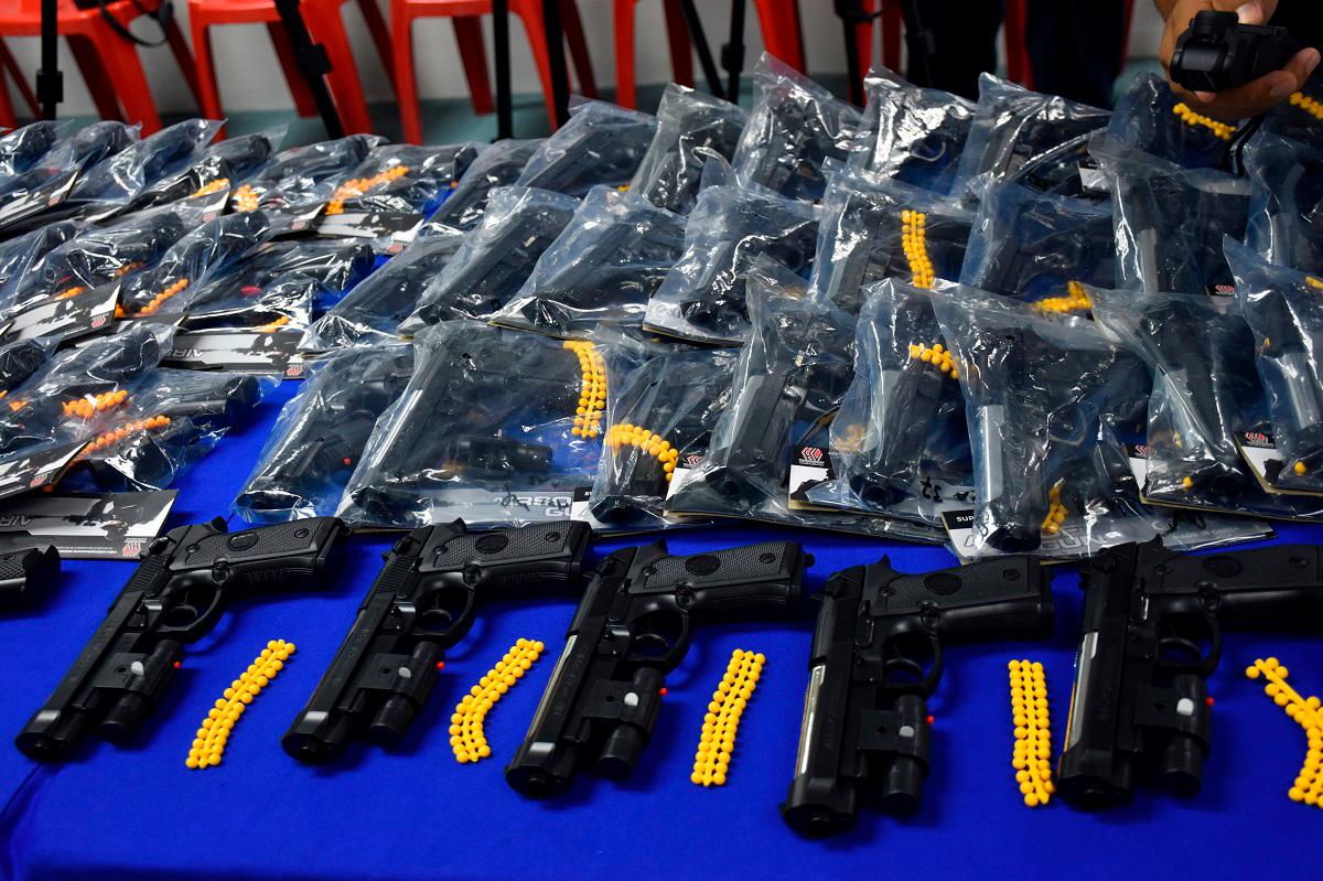 Melaka police seize 351 airsoft pistols in toy store raid Melaka police seize 351 airsoft pistols in toy store raid