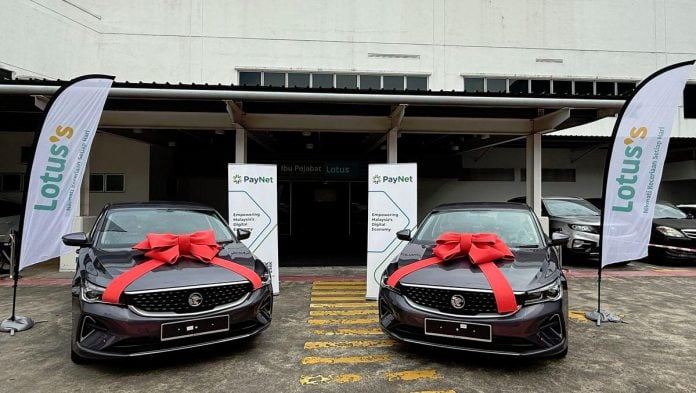 Two lucky shoppers win Proton S70 Premium in MyDebit Syiokkk Raya Contest at Lotus’s Malaysia Two lucky shoppers win Proton S70 Premium in MyDebit Syiokkk Raya Contest at Lotus’s Malaysia