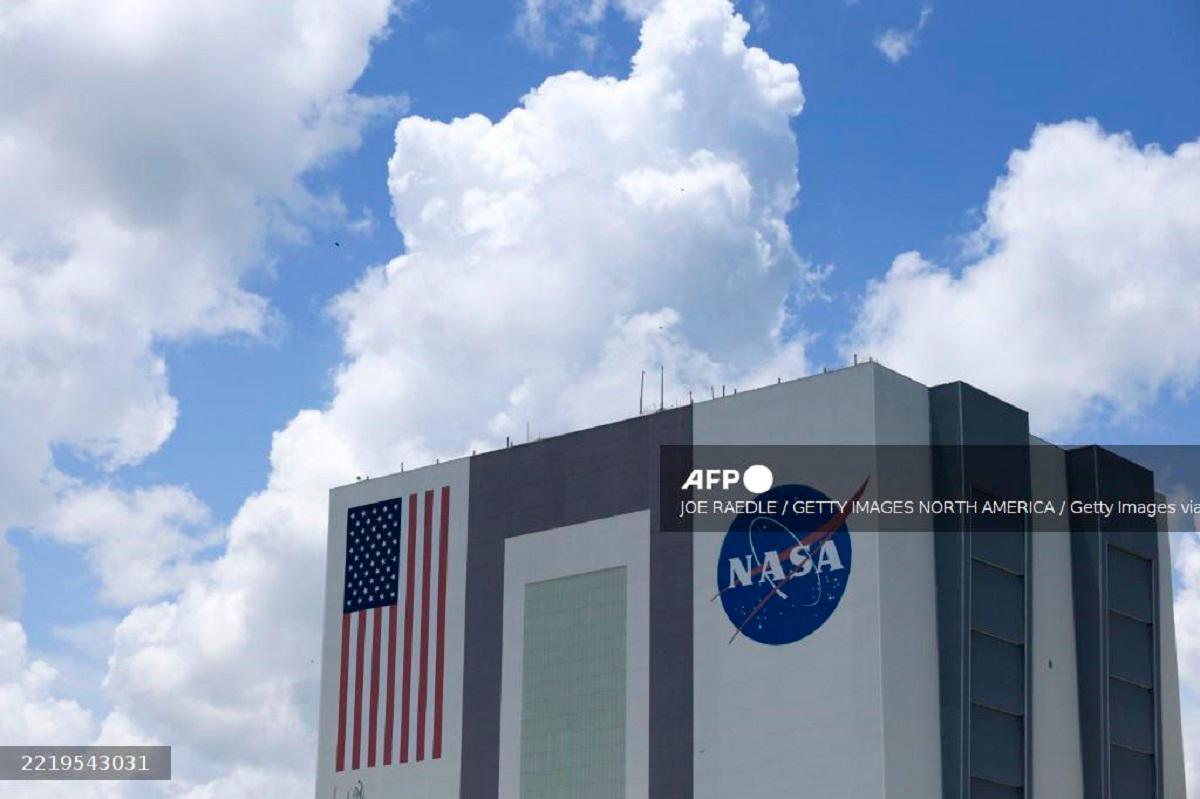 Russian space chief meets NASA head after 8-year gap Russian space chief meets NASA head after 8-year gap