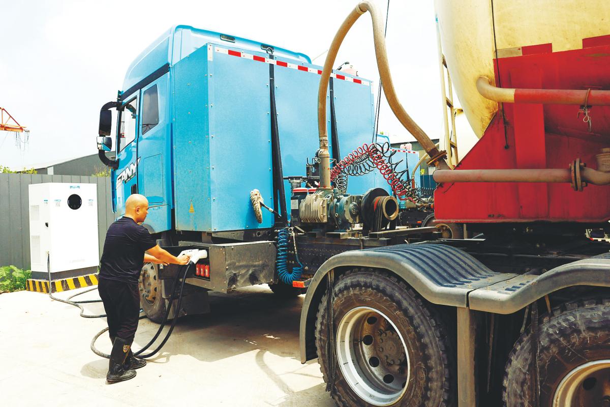 Surging electric truck sales hit diesel use in China Surging electric truck sales hit diesel use in China
