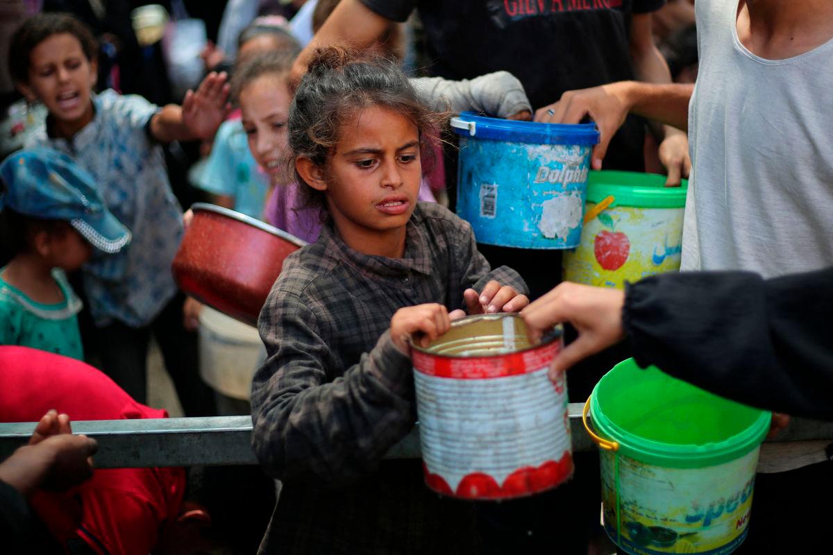 Gaza aid point stampede leaves 20 dead amid chaos Gaza aid point stampede leaves 20 dead amid chaos