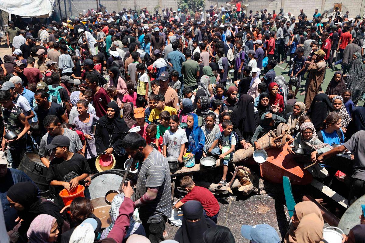 Palestinian Foreign Ministry strongly denounces mass killings at aid centres in Gaza Palestinian Foreign Ministry strongly denounces mass killings at aid centres in Gaza