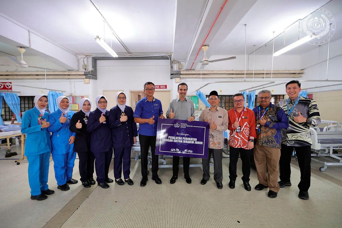 YSIJ donates medical equipment to Hospital Sultanah Aminah YSIJ donates medical equipment to Hospital Sultanah Aminah