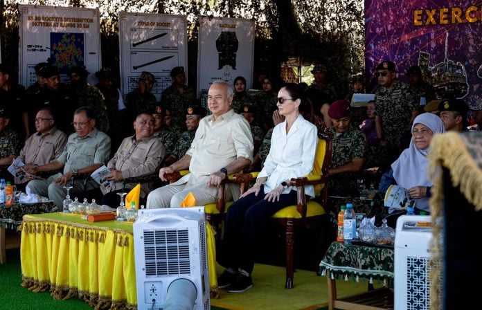 Sultan Nazrin graces LEMBING SAKTI 2025 military exercise