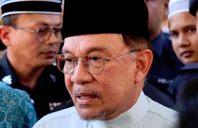 PM Anwar receives 13MP document for tabling in Parliament