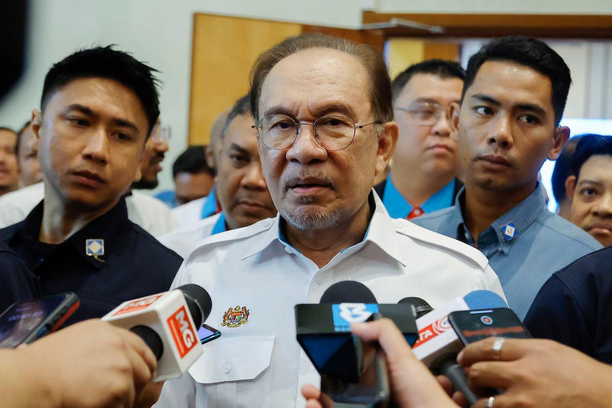 Anwar urges public to judge government based on facts, not sentiment