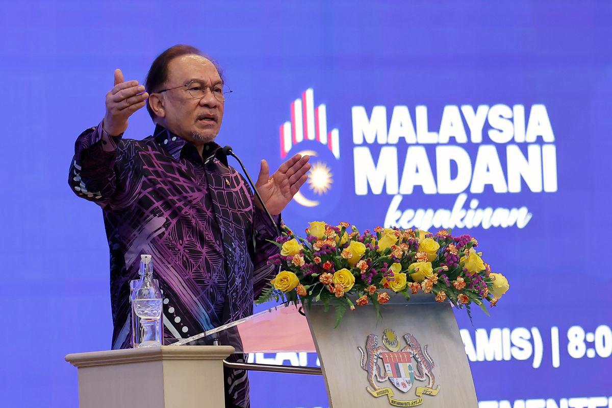 M40 gains from RON95 price cut, toll hike delay – PM Anwar M40 gains from RON95 price cut, toll hike delay – PM Anwar