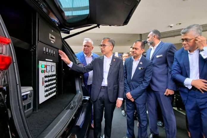 Kerajaan pertimbang wajibkan label ‘AI generated’ di bawah Akta Keselamatan Dalam Talian – Fahmi