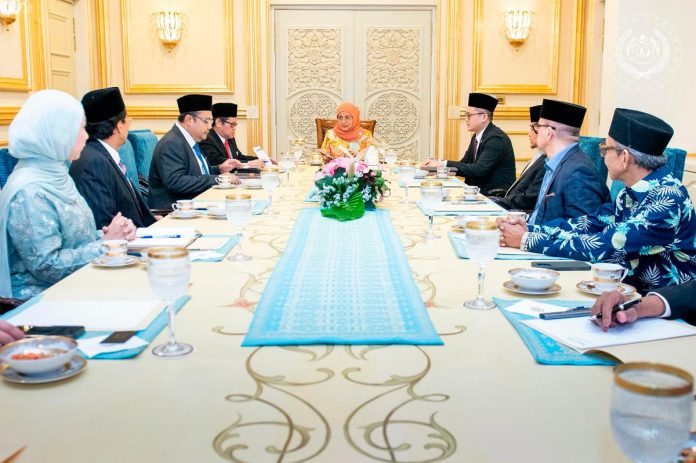 Libatkan pelajar dalam kegiatan kesenian, bendung gejala sosial - Raja Permaisuri Agong