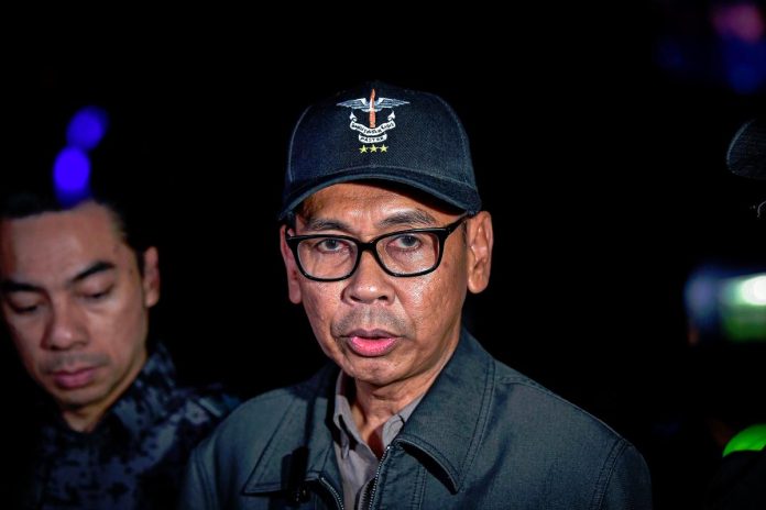 Illegal online gambling den raided in Serdang, 496 undocumented migrants detained