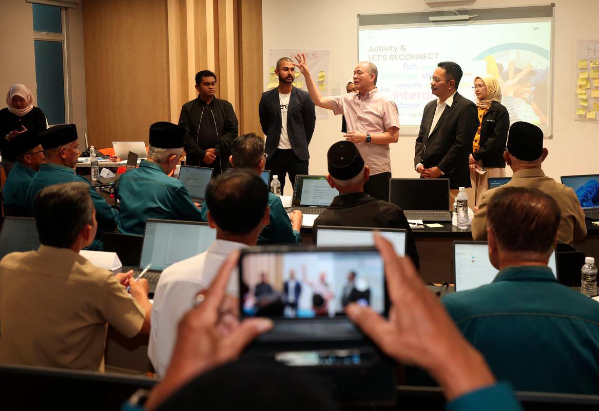 AI mastery essential for progressive society says DPM Fadillah