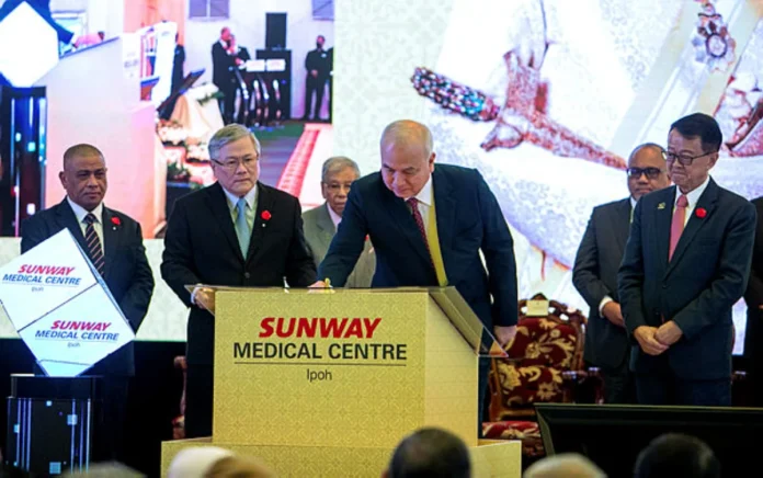 Sultan Nazrin officiates Sunway Medical Centre Ipoh