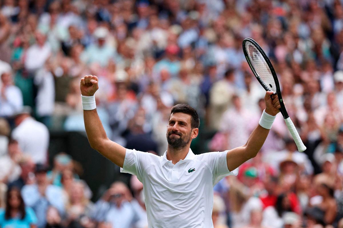 Djokovic advances to Wimbledon quarter-finals after tough battle